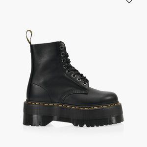Doc Martens Pascale womens size 8, brand new worn once